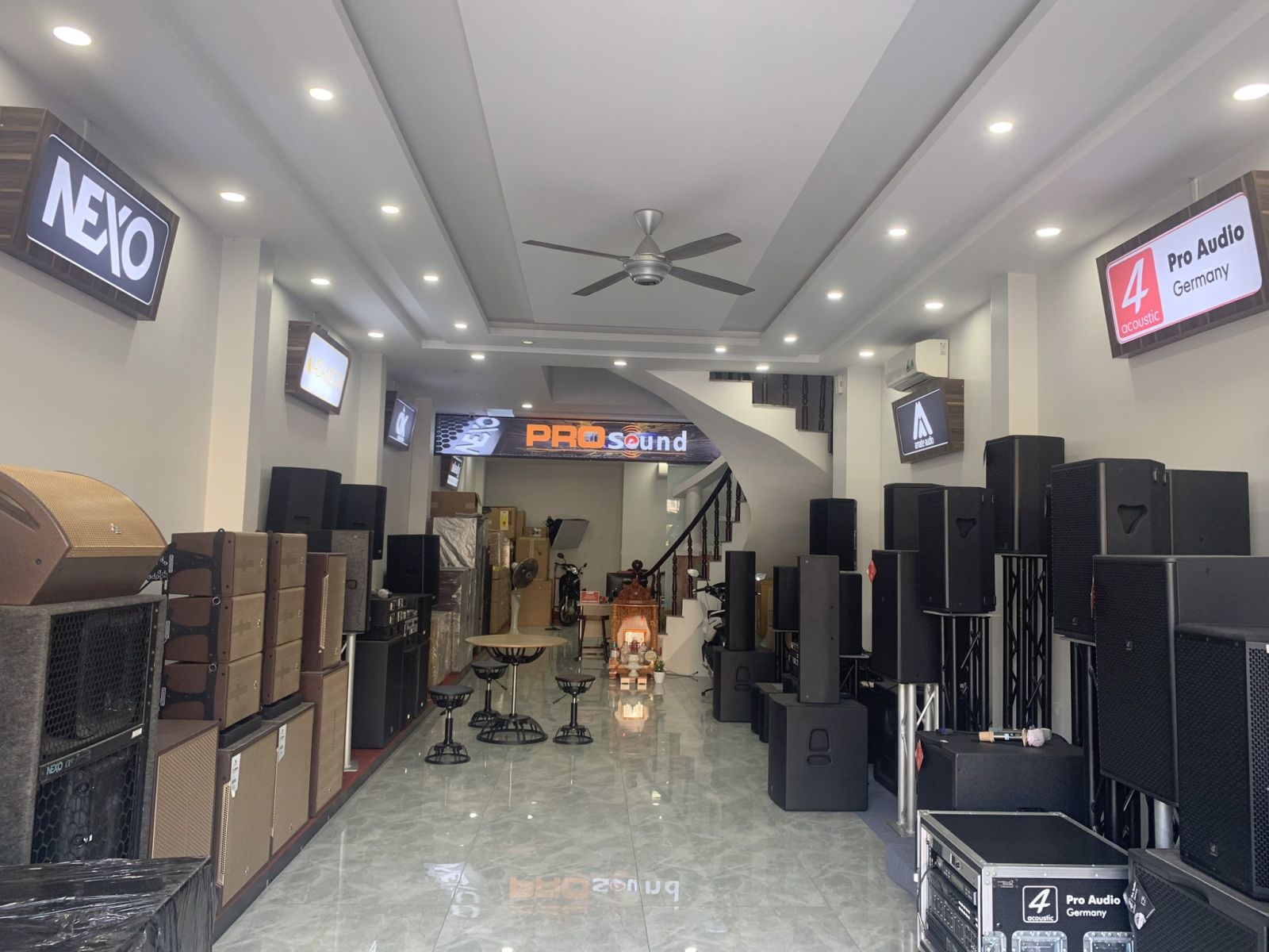 bên trong pro-sound Hồ Chí Minh