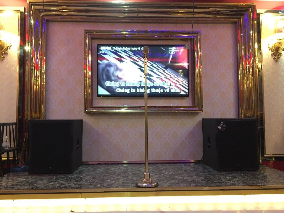 loa sub 4acoustic 118bq trong phòng karaoke