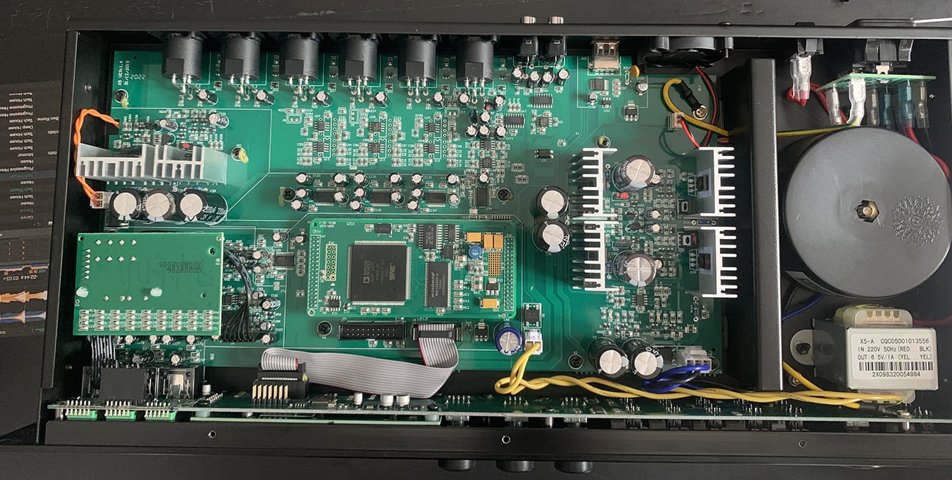 bên trong vang số vinal x5