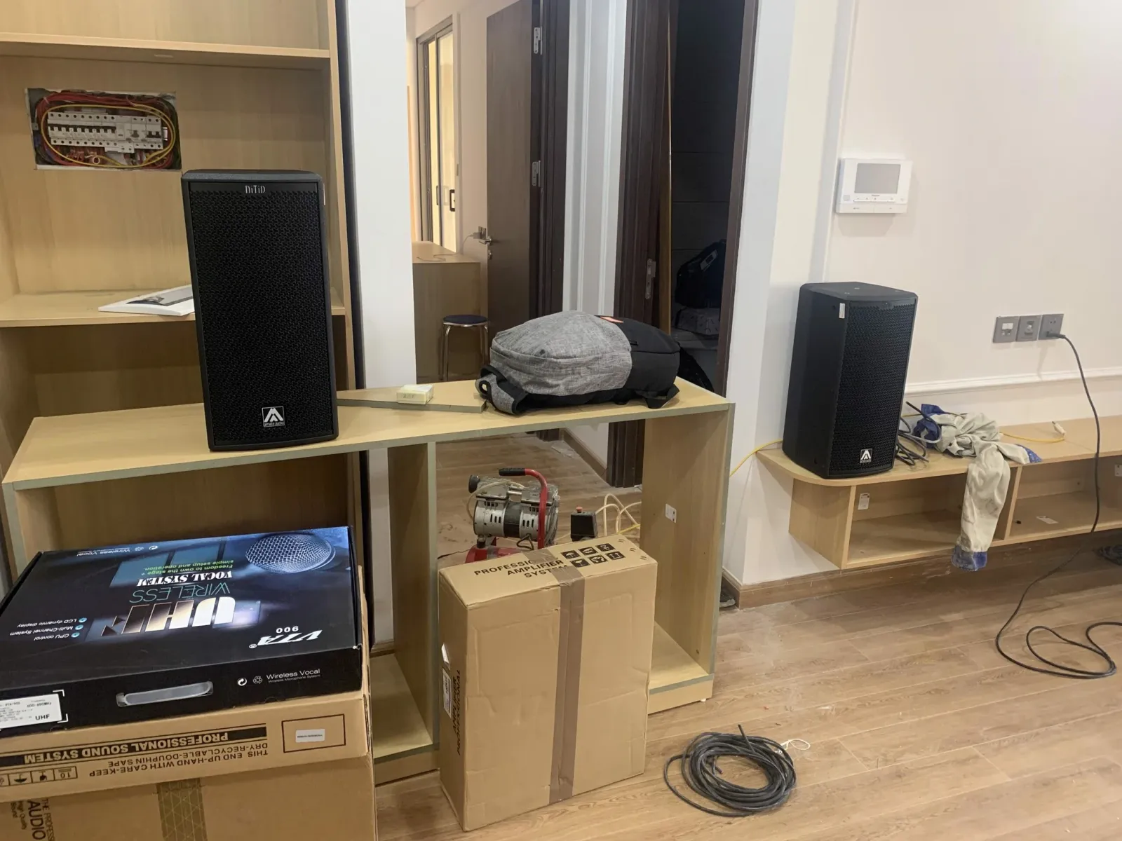 lắp đặt dàn hát