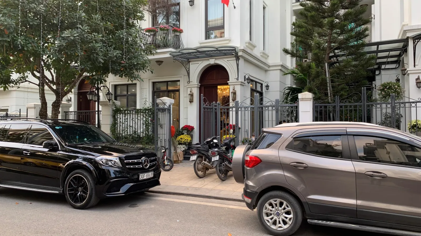 lắp đặt dàn hát cho khách