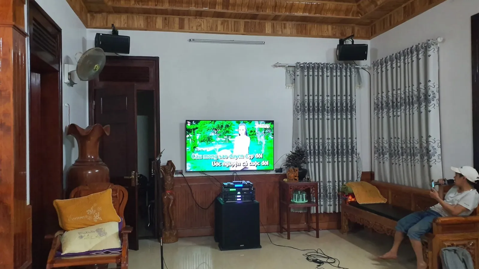 dàn karaoke 