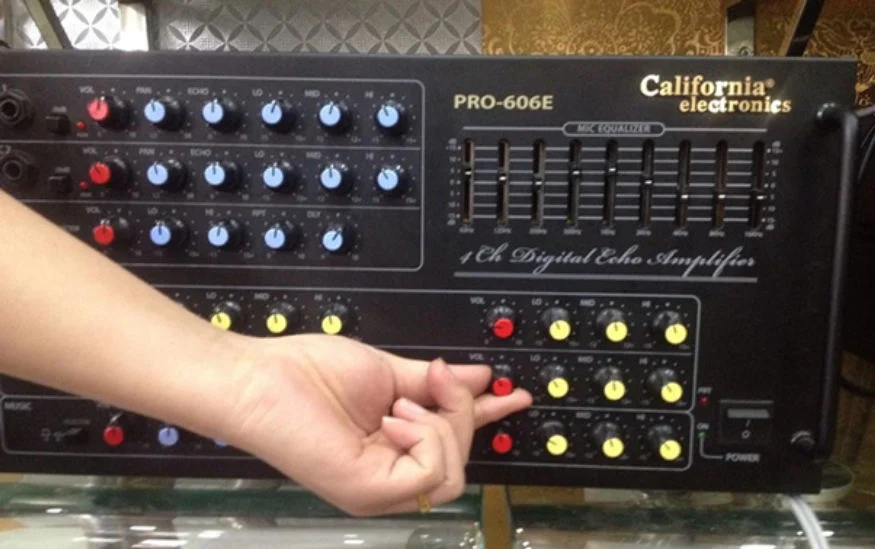 Lưu ý điều chỉnh âm lượng phù hợp