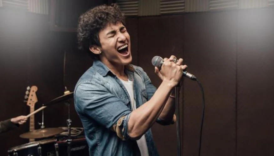 Chỉnh âm bass bằng nút LOW