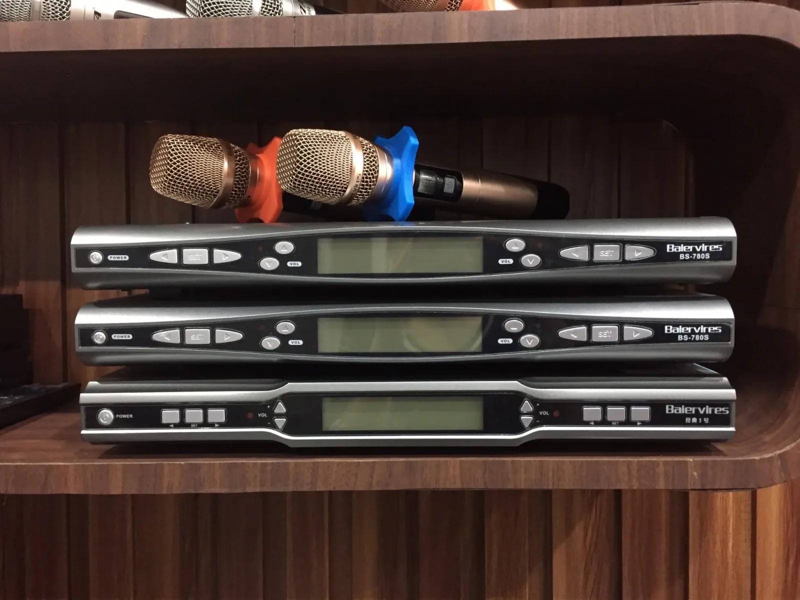 Micro không dây hãng nào tốt nhất?