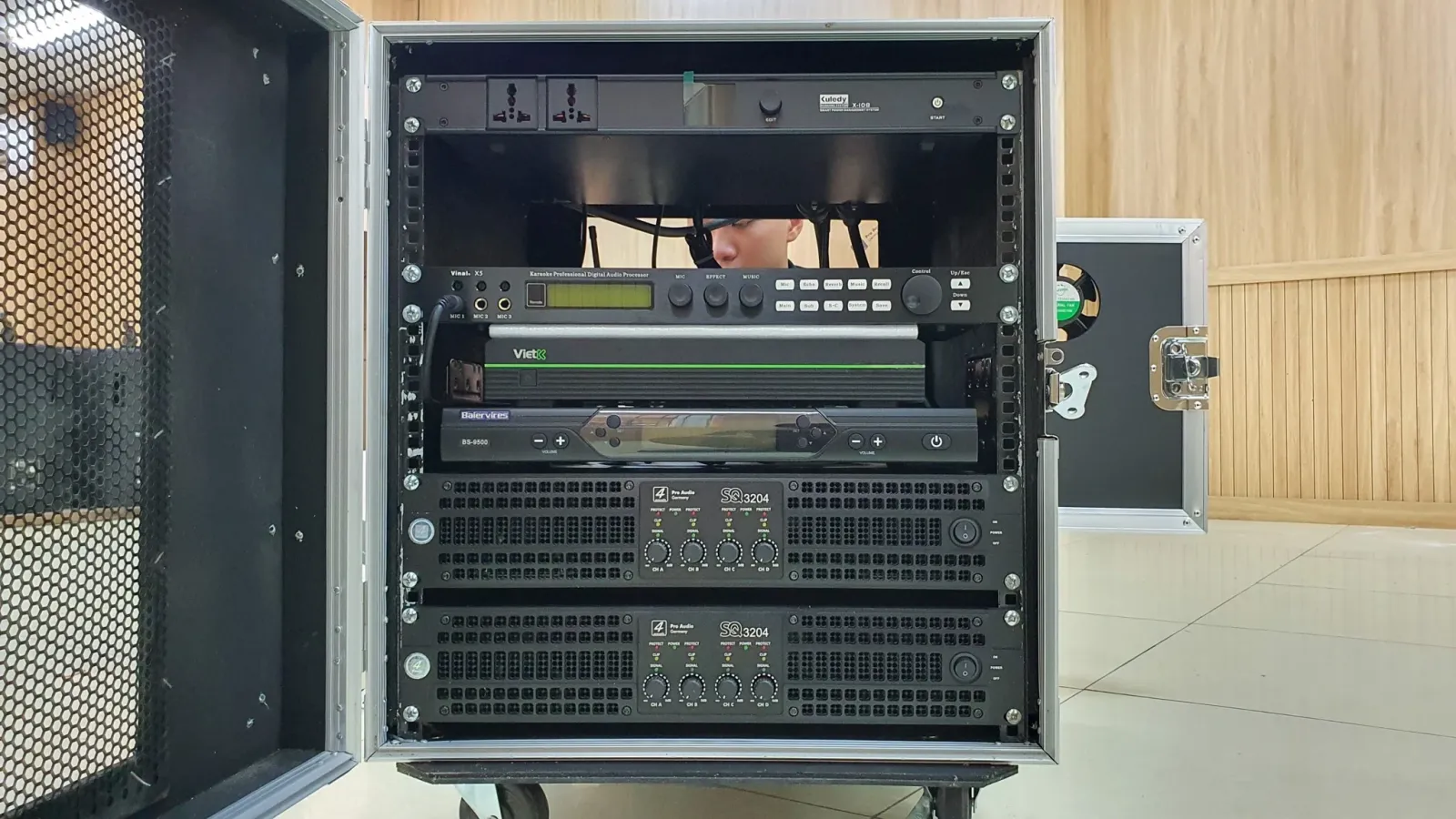 Lắp đặt hệ thống âm thanh 