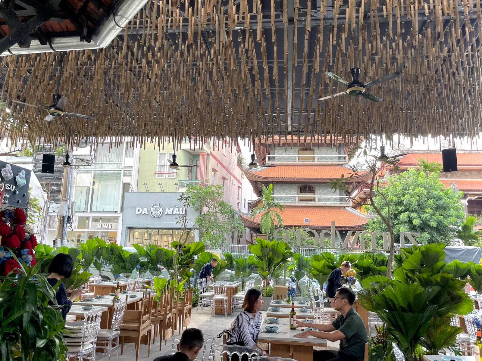 Lắp đặt hệ thống âm thanh 