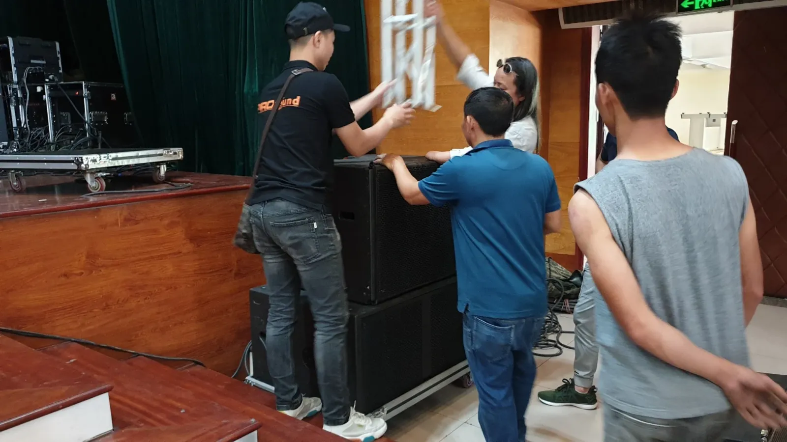 4-Acoustic đồng hành cùng Rock