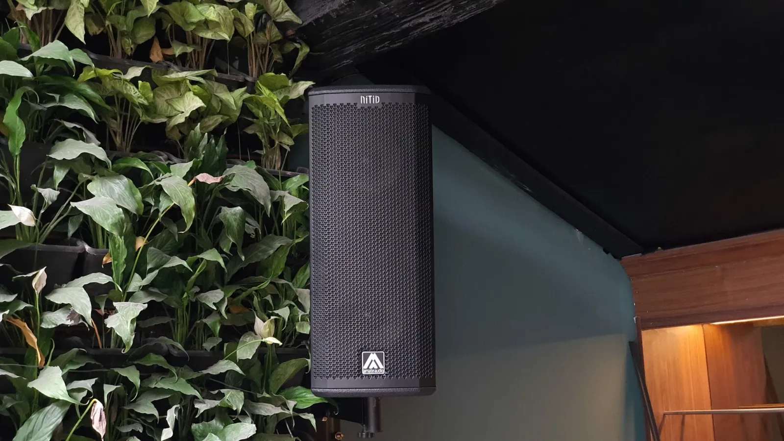 Lắp đặt hệ thống âm thanh Amate Audio cho quán Lounge Funtasia ở Tông Đản