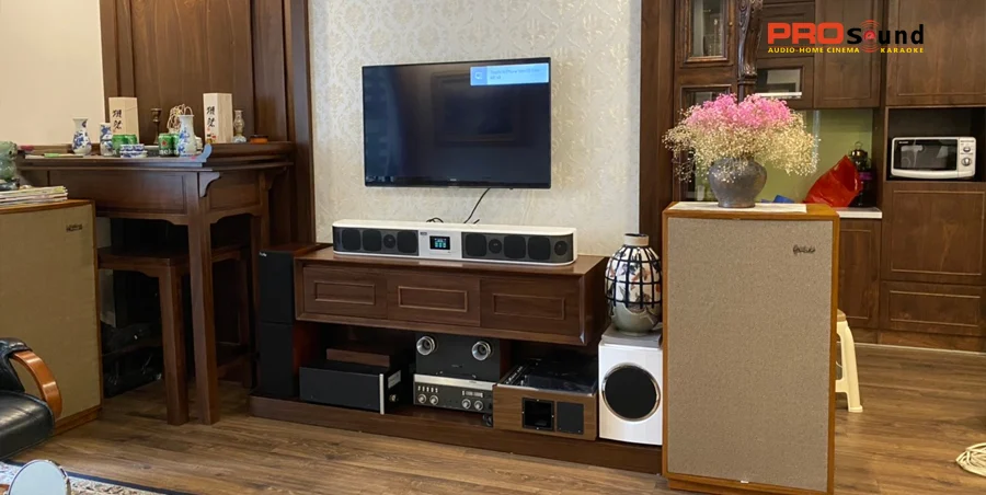 Thiết kế tối giản chi tiết, rất sang khi kết hợp với tivi