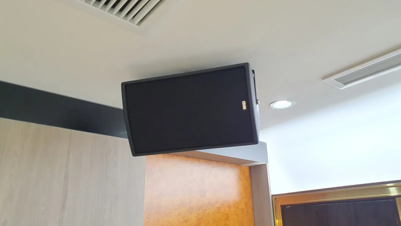 Lắp đặt hệ thống ấm thanh NEXO ePS8