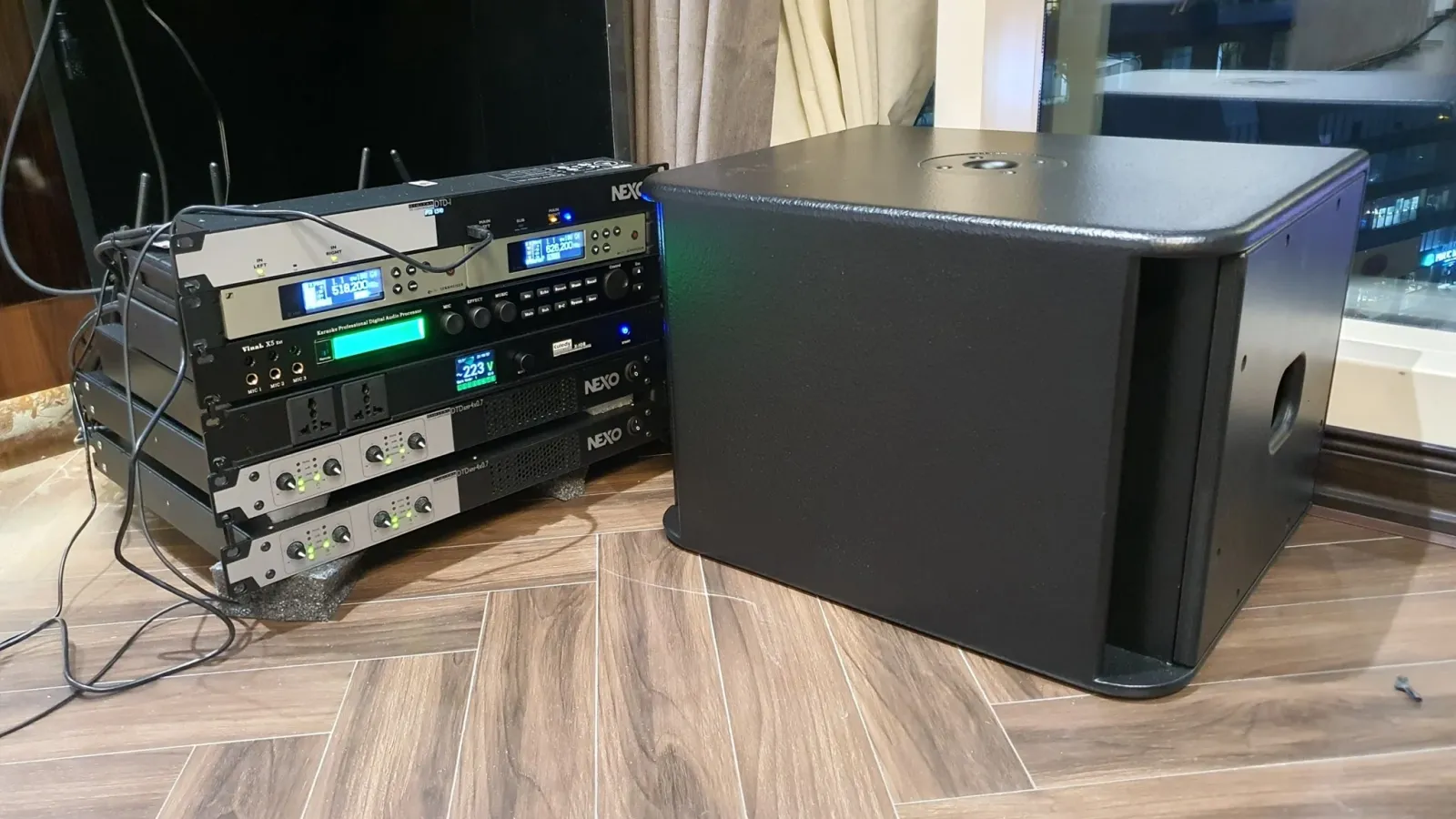 hệ thống ấm thanh NEXO ePS8